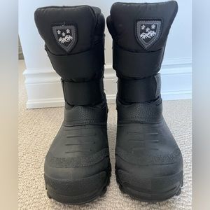 Mens Arctic Track winter boots size 10